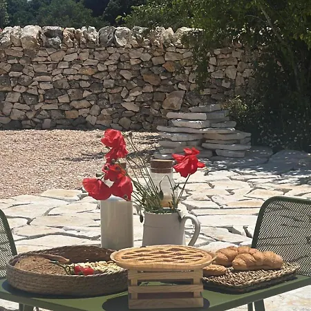 Trulli E Frasche Bed & Breakfast 3*