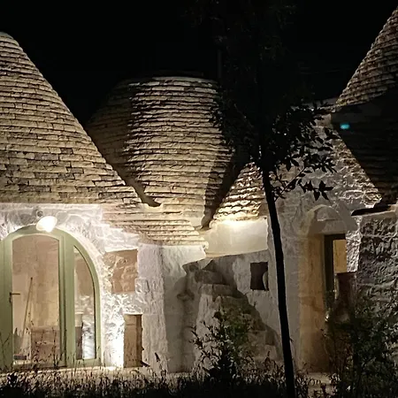 Trulli E Frasche Bed and Breakfast 4*