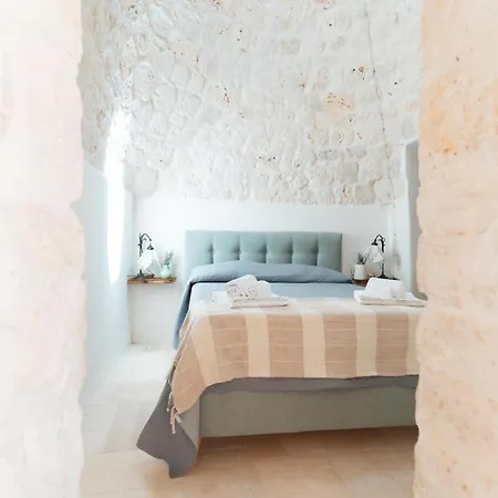 Trulli E Frasche Bed & Breakfast 3*
