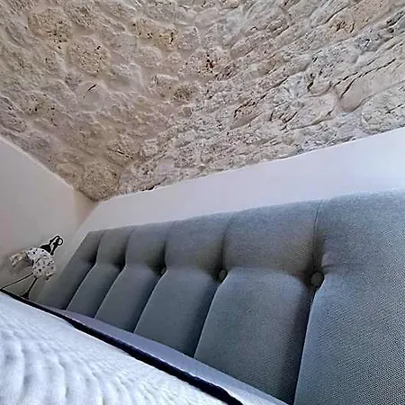 Trulli E Frasche Bed and Breakfast 4*